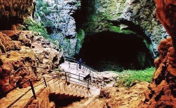 La grotte de Friouato à Taza