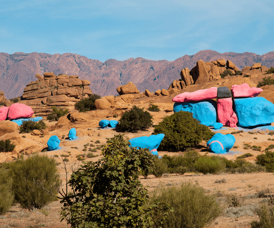 الصخور الملونة