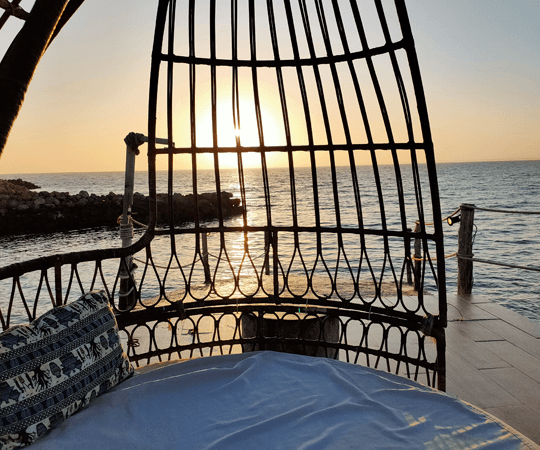 العزلة عن العالم