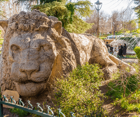اليوم الأول: متعة المشي في ممرات وسط الطبيعة
