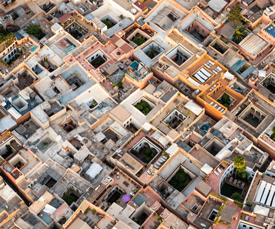 نزهة عبر أزقة المدينة العتيقة