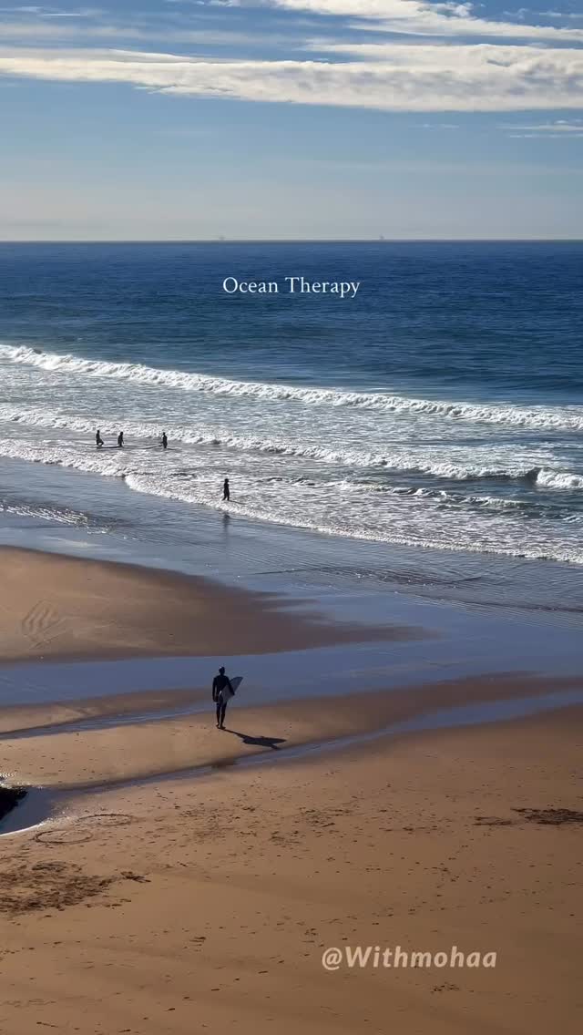 ⁨	ركوب الأمواج فشواطئ تاغازوت، تجربة كتعطيك إحساس ديال الحرية والطاقة الإيجابية 🌊🏄‍♂️

🎥 @withmohaa 

.

.

 #المغرب  #Ntla9awfBladna #Taghazout #نتلاقاو_فبلادنا #نعيشوـالتجربة⁩