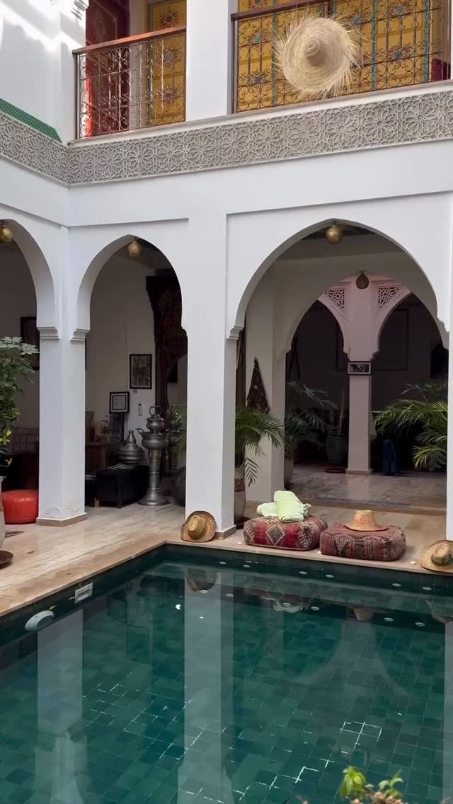 شنو أكثر حاجة كتعجبكم فرياض فمراكش؟ 🌿✨
شاركو معنا تجربتكم 🤍🏡

🎥 @essamphotography.eg 

.

.

#Ntla9awfBladna #Marrakech #نتلاقاو_فبلادنا #مراكش #نكتاشفو_بلادنا