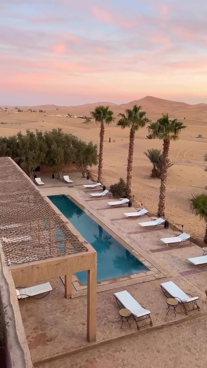 ⁨	.🐪✨كنمّشيو لمرزوكة باش نبدلو الجو و نعيشو لحظات ديال الهدوء،ونستمتعو بجمال الصحراء الحقيقي

🎥 ‪@moroccobyme‬ 

.

.

#Ntla9awfBladna #Merzouga#مرزوكة#نعيشو_التجربة #نتلاقاو_فبلادنا⁩