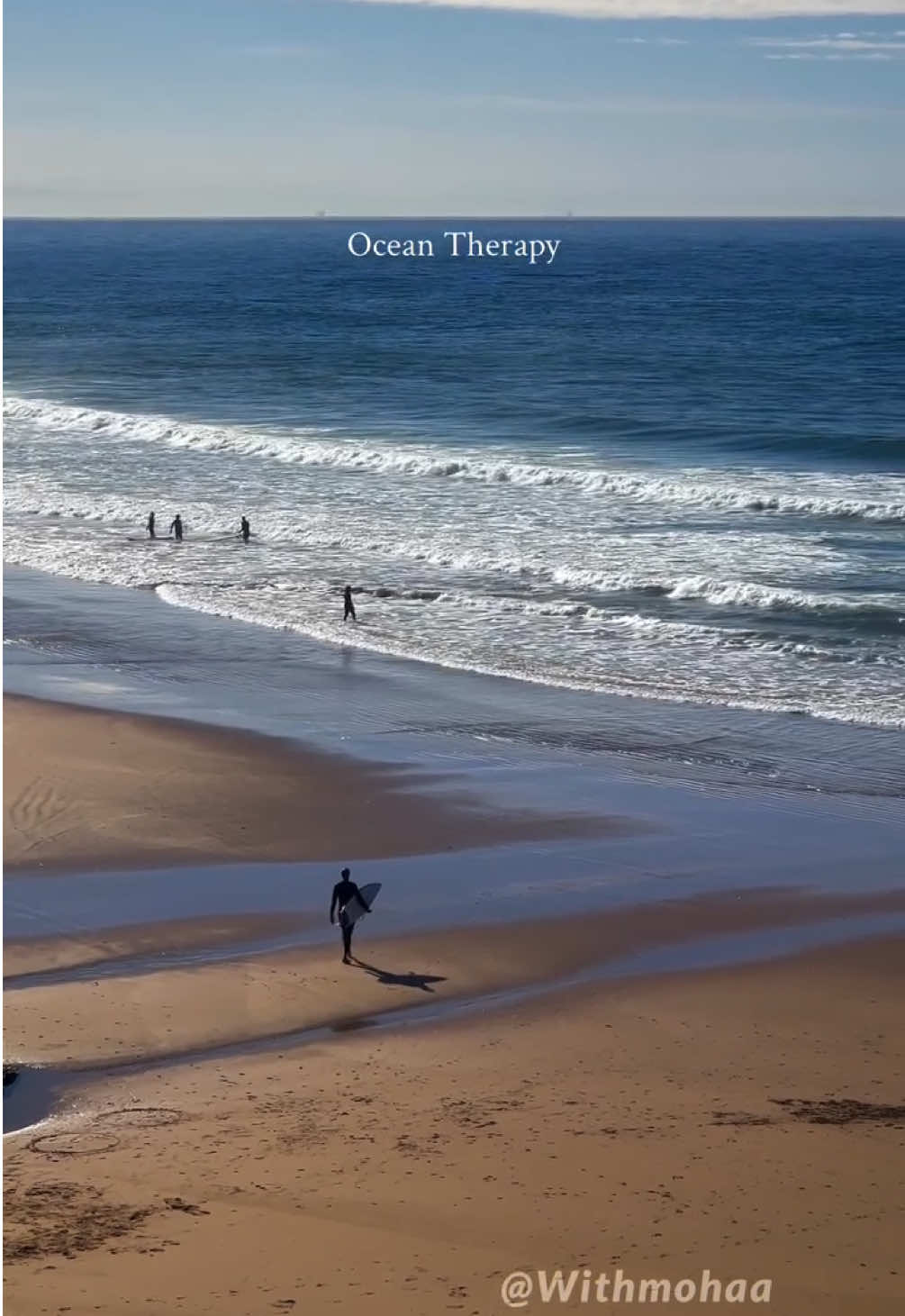 ركوب الأمواج فشواطئ تاغازوت، تجربة كتعطيك إحساس ديال الحرية والطاقة ا...